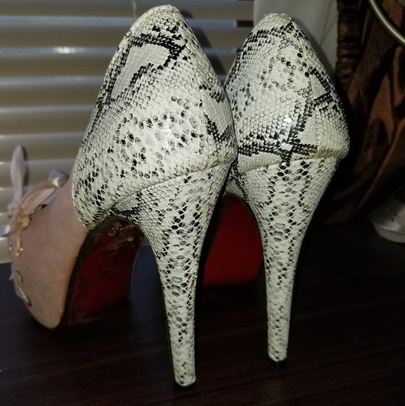 Pumps - Picture 3 of 3